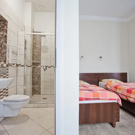 Victoria Bed and Breakfast 3*